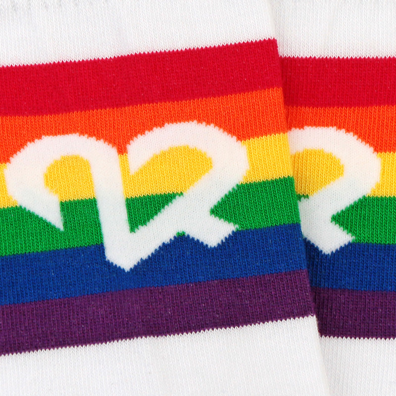 paarsocks-zurichpride-rainbow-socken-weiss-gelb-orange-rot-blau-violet-gruen-detail-logo